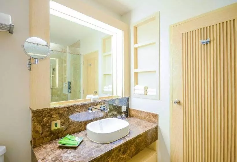 Отель Crystal Wild Resort Panwa Phuket