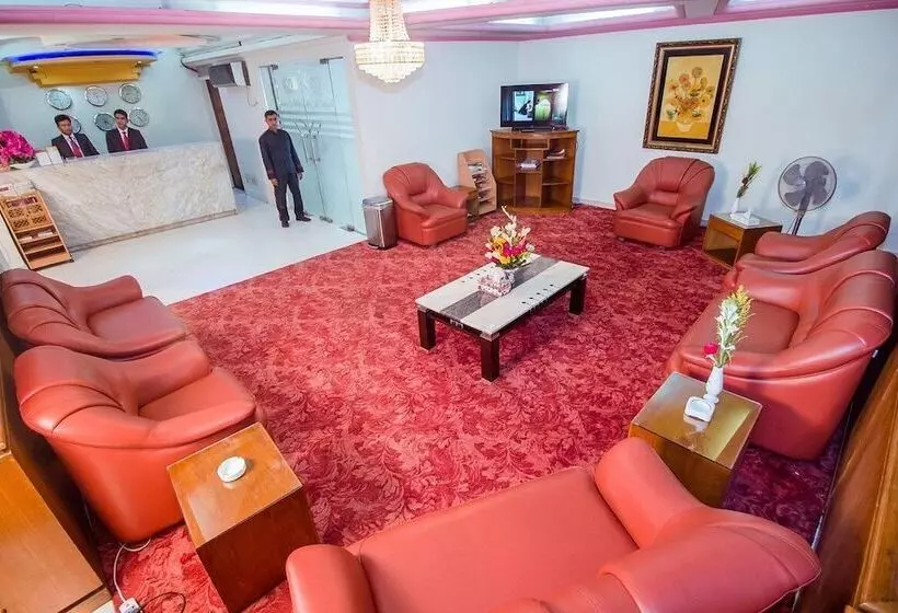 هتل De Crystal Crown