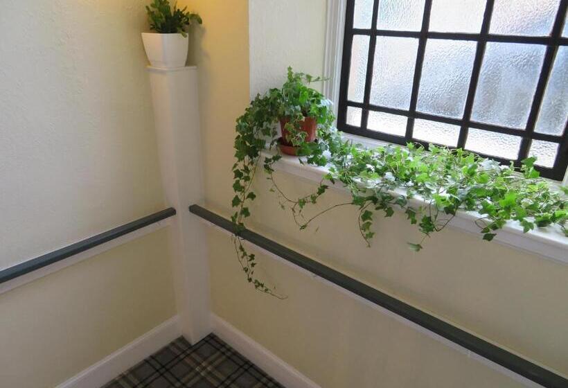 Hotelli Duthus Lodge Guest House