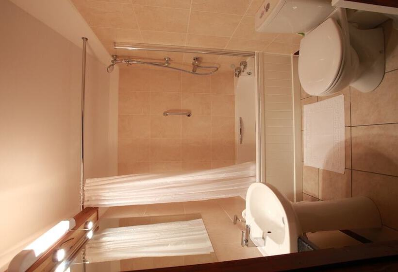 בית מלון כפרי Ewenny Farm Guest House