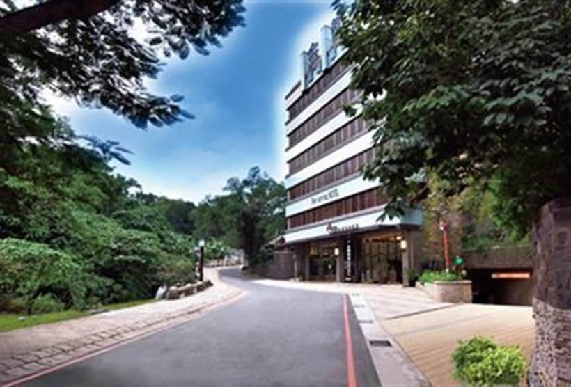 هتل Golden Hot Spring