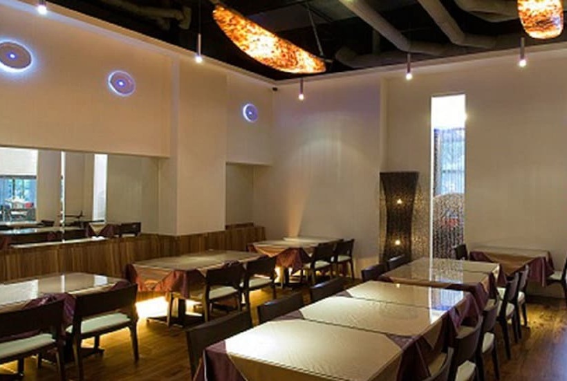 هتل Golden Hot Spring