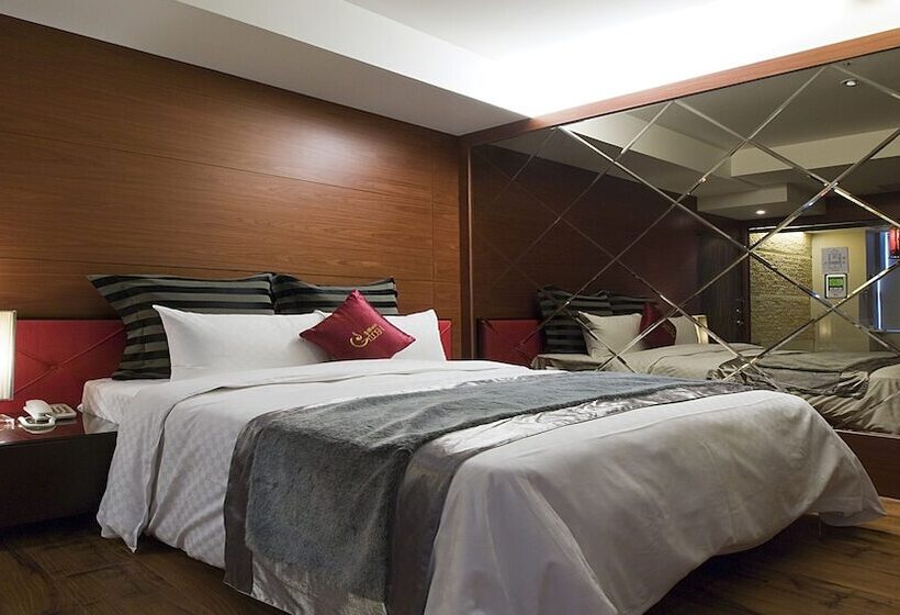 هتل Golden Hot Spring