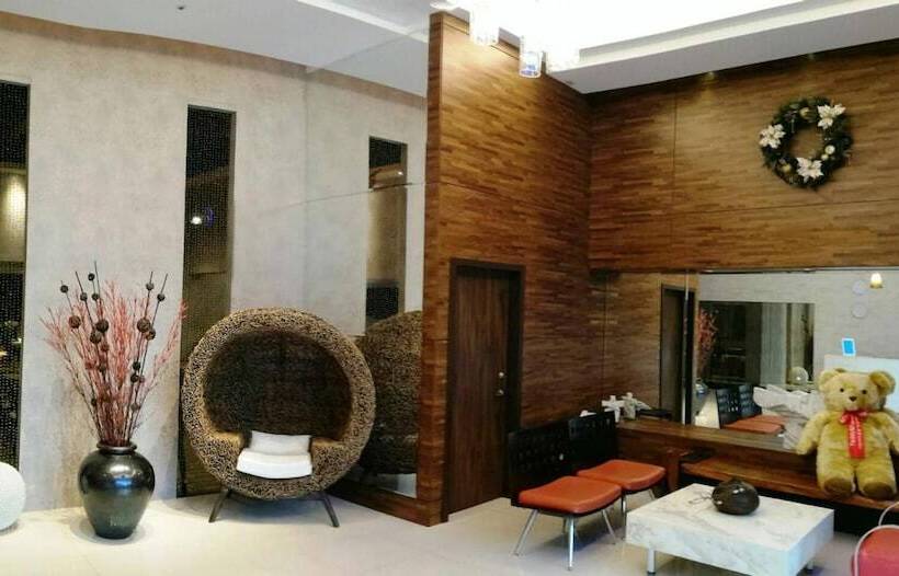 هتل Golden Hot Spring