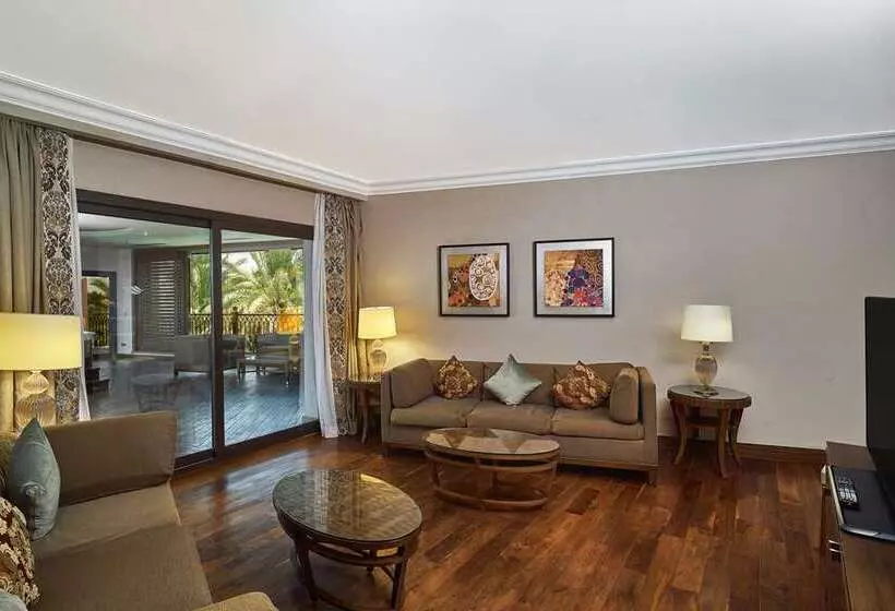 בית מלון כפרי Hilton Alexandria King S Ranch