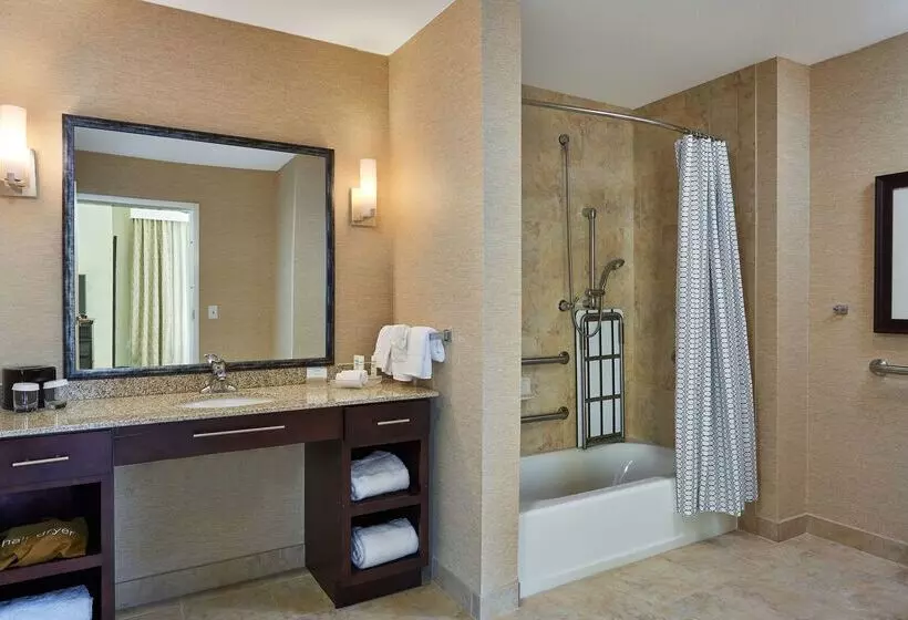هتل Homewood Suites By Hilton Odessa