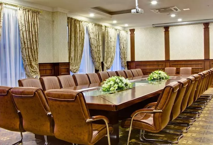 Plaza Hotel Bishkek