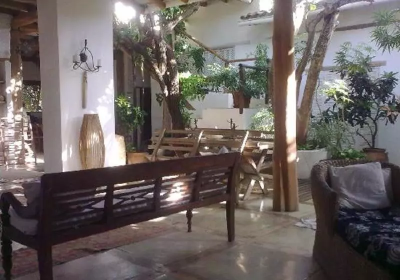 هتل Posada Malibu