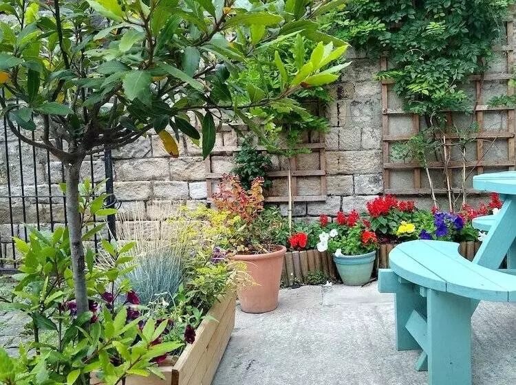 The Royal Hotel And Bar