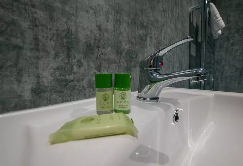 The Royal Hotel And Bar