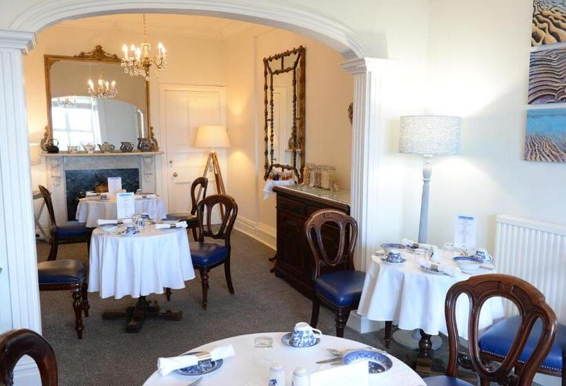 Hotel Tides Reach Guest House