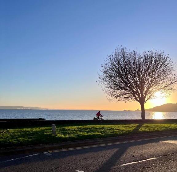 Hotel Tides Reach Guest House