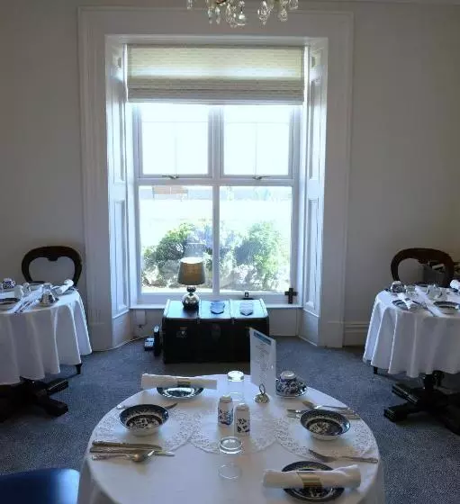 هتل Tides Reach Guest House