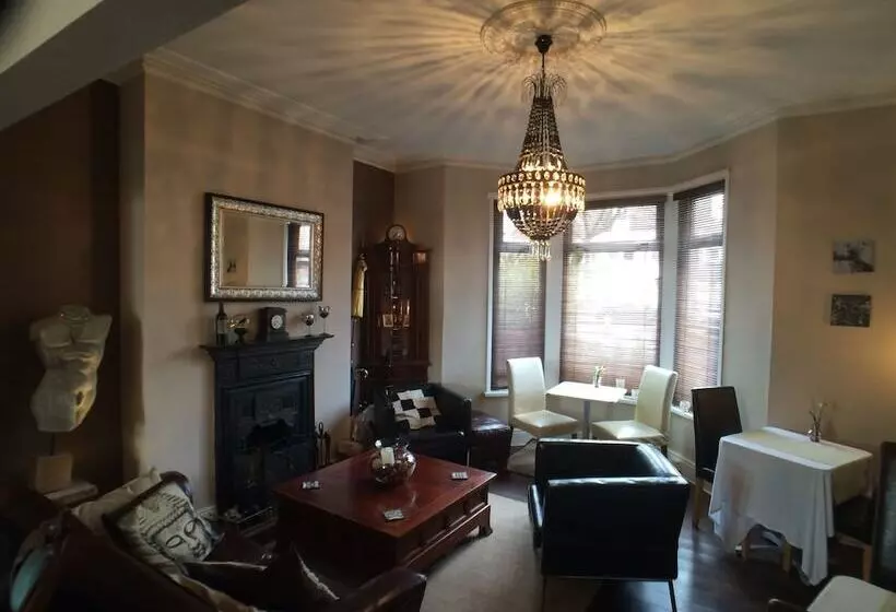 هتل Ty Rosa Rooms