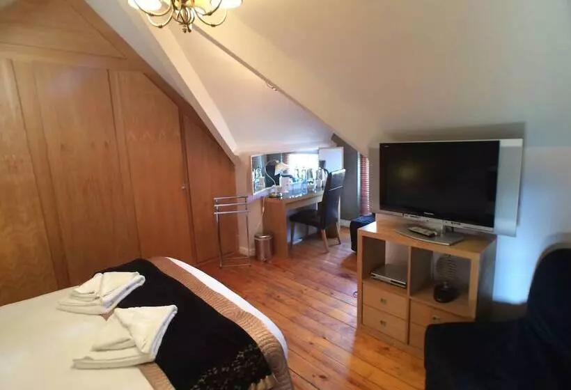 هتل Ty Rosa Rooms