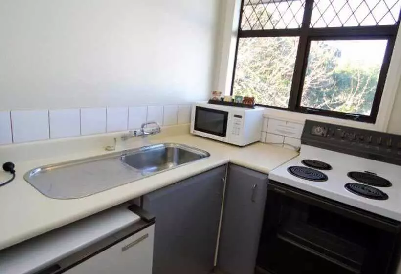 فندق على الطريق Champers Motor Inn