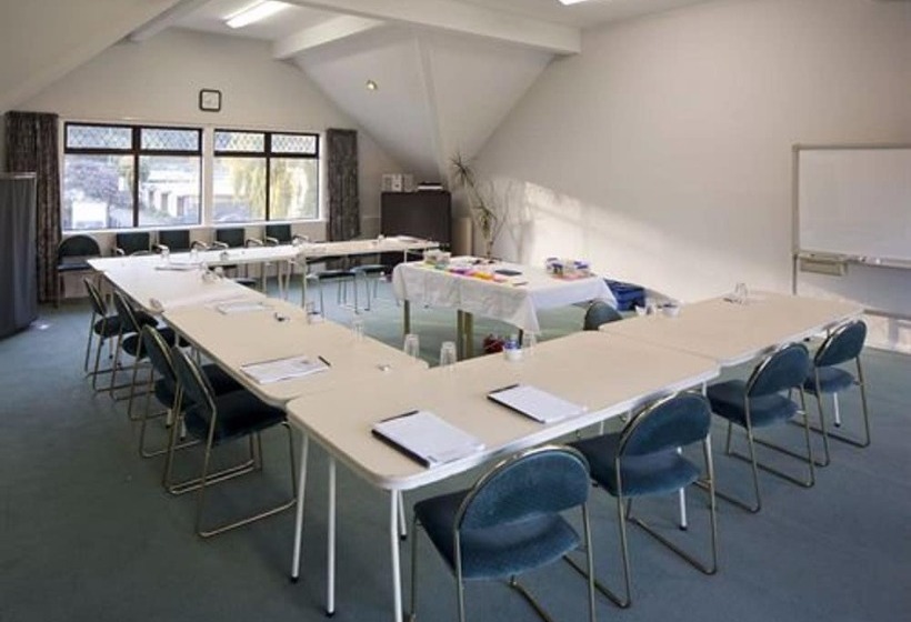 فندق على الطريق Champers Motor Inn