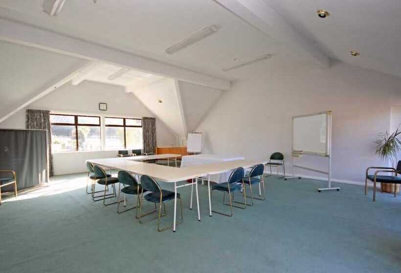 فندق على الطريق Champers Motor Inn