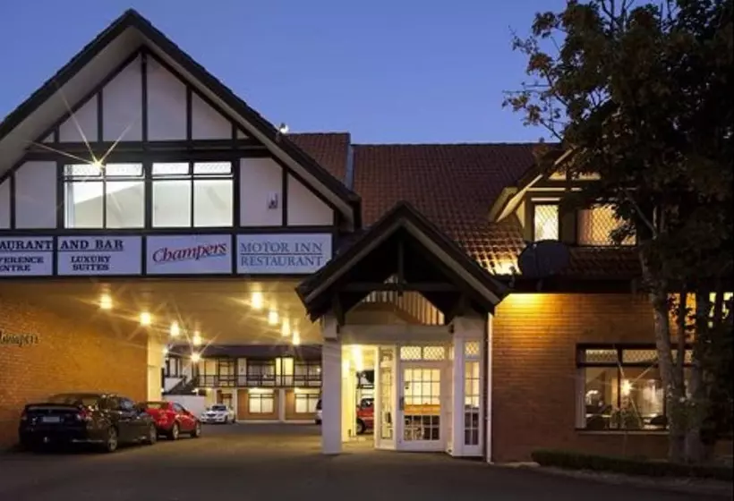 فندق على الطريق Champers Motor Inn