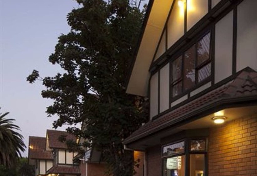 فندق على الطريق Champers Motor Inn