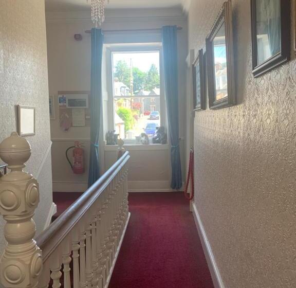 بنسيون Seamore House