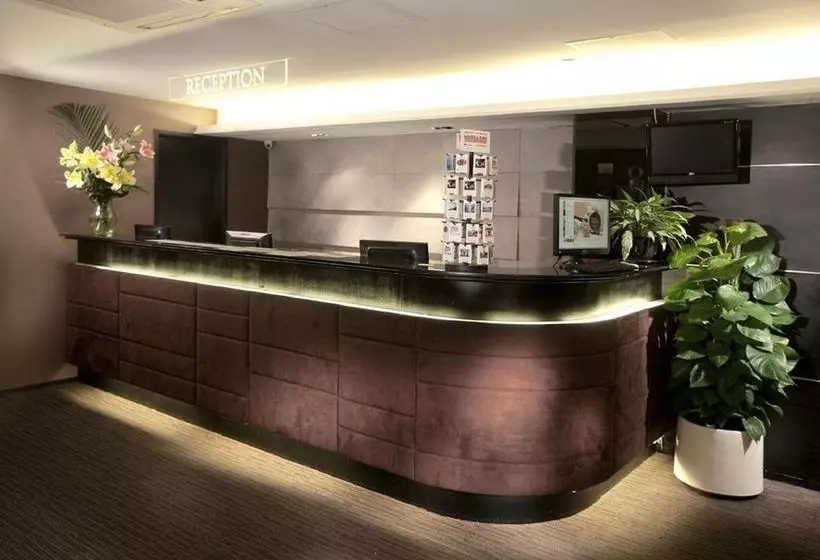 هتل Minimal  Avenue