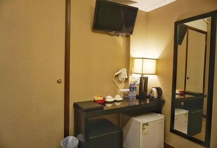 هتل Minimal  Avenue