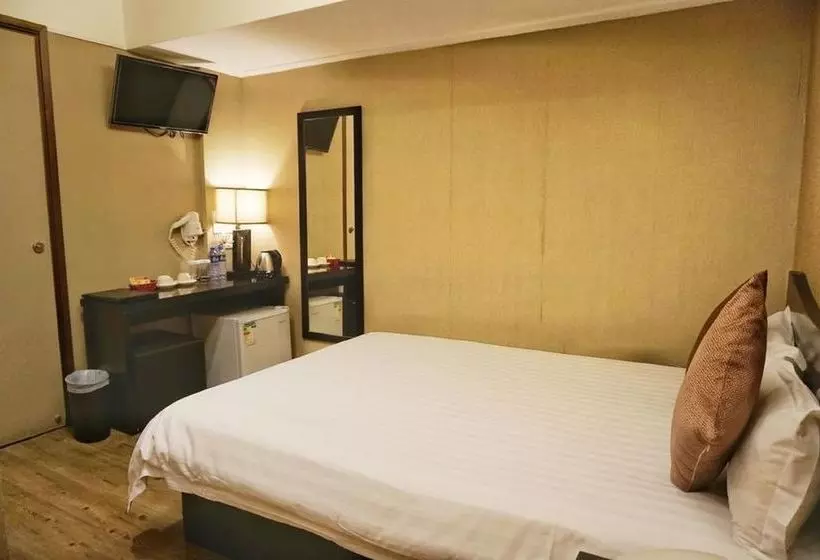 هتل Minimal  Avenue