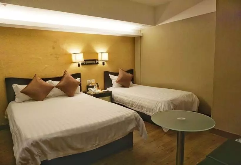 هتل Minimal  Avenue