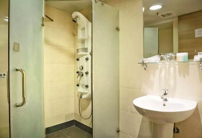 هتل Minimal  Avenue