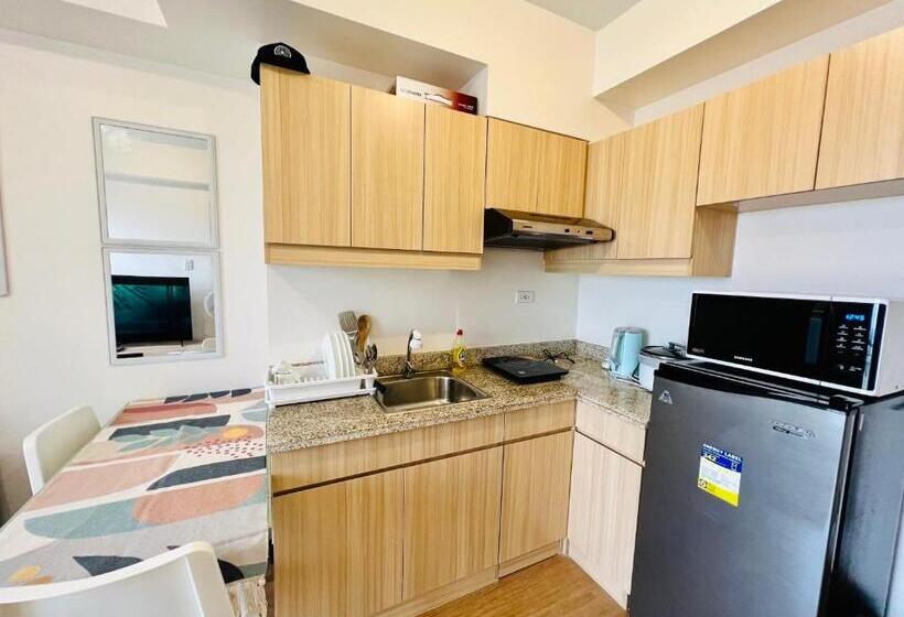 The Celandine Staycation Condo Hotel In Quezon City