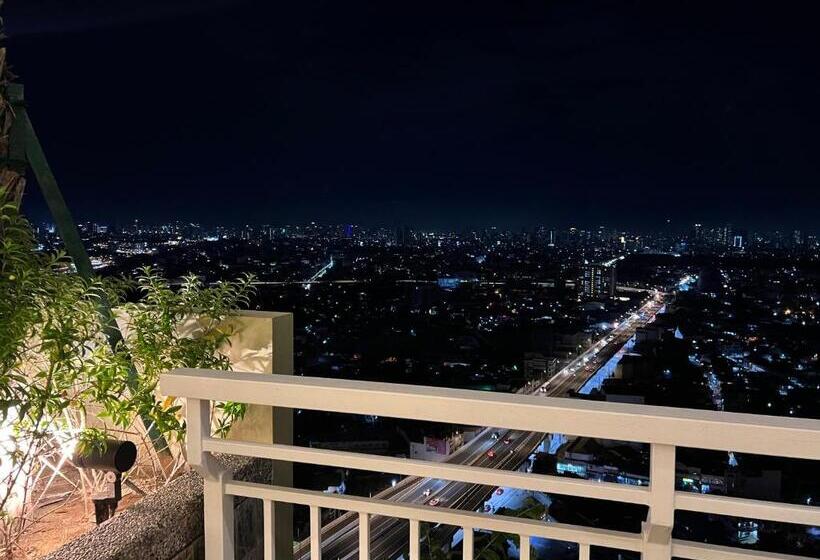 The Celandine Staycation Condo Hotel In Quezon City