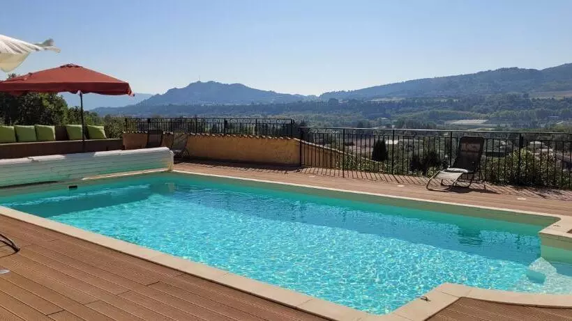 Aamiaismajoitus (B&B) Le Jas De Volonne