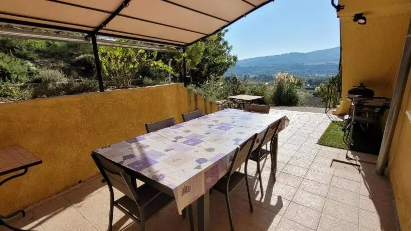 Aamiaismajoitus (B&B) Le Jas De Volonne