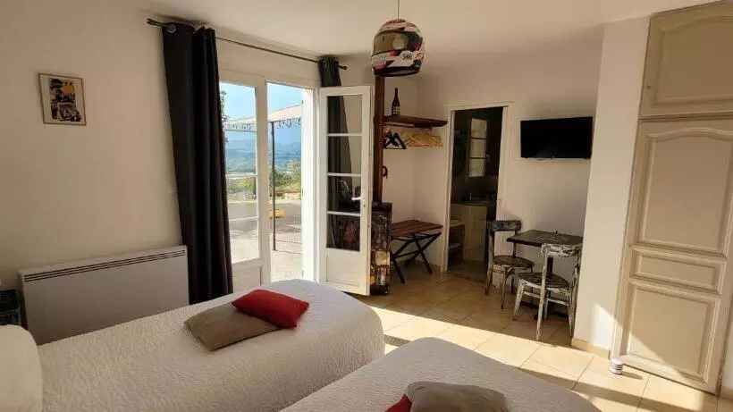 Aamiaismajoitus (B&B) Le Jas De Volonne