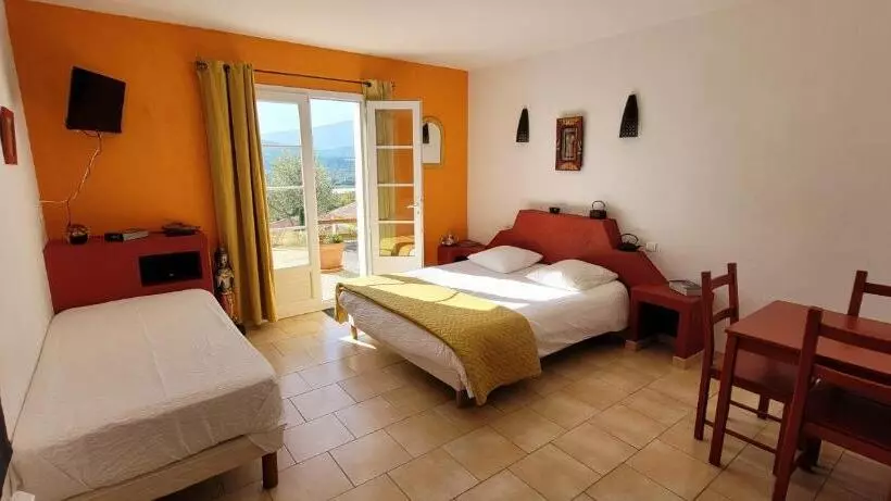 Aamiaismajoitus (B&B) Le Jas De Volonne