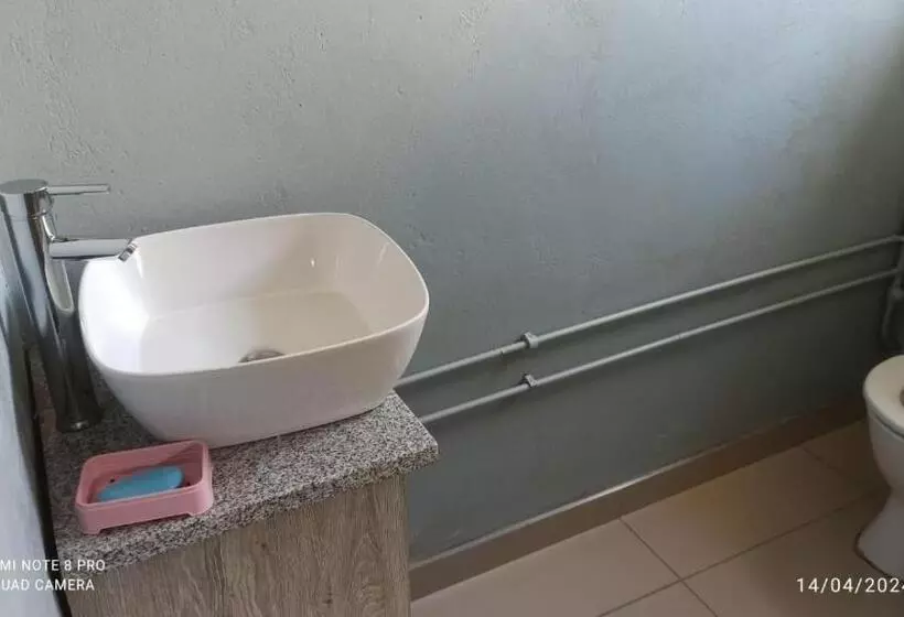 ペンション Jollys Park Guesthouse