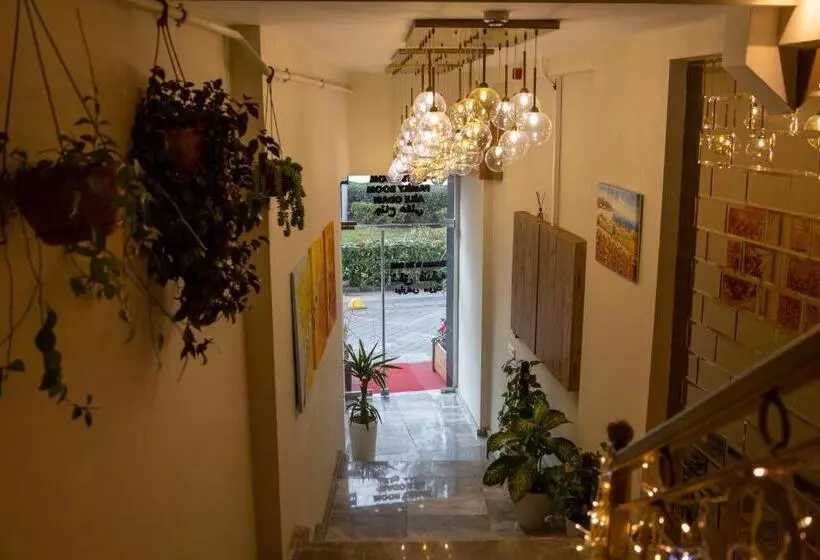تختخواب و صبحانه Grand Luxury