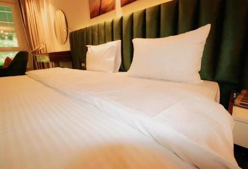 تختخواب و صبحانه Grand Luxury