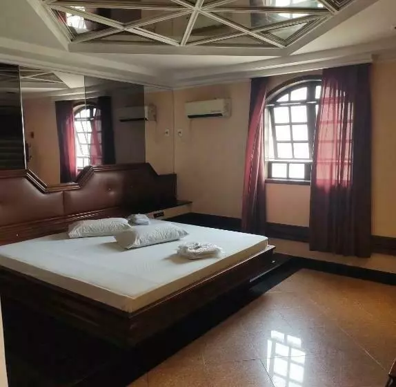 Champion Motel