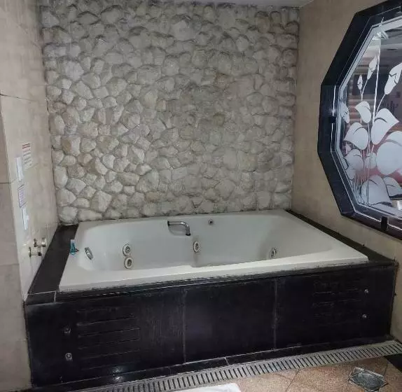 Champion Motel