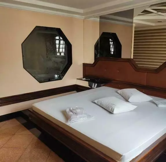Champion Motel