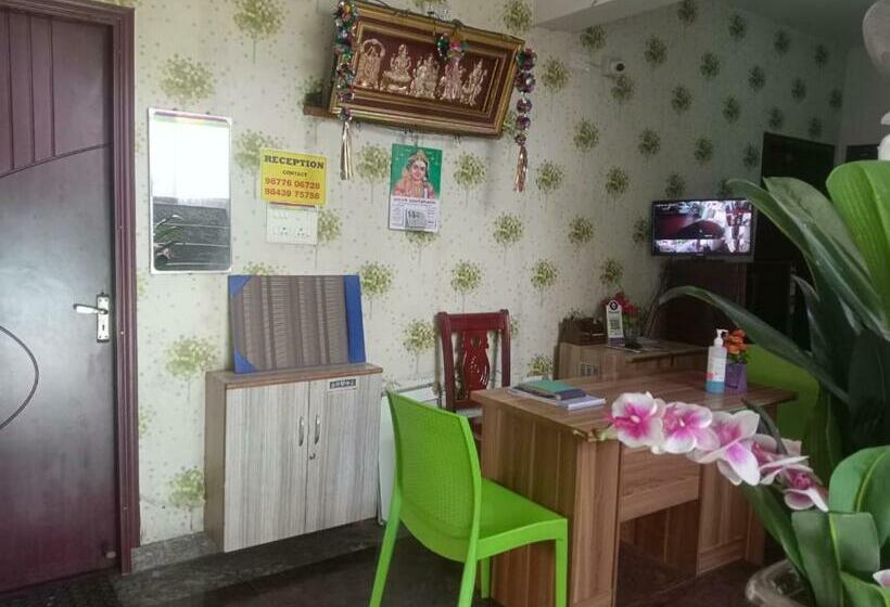 בית מלון כפרי Bluestones Residency