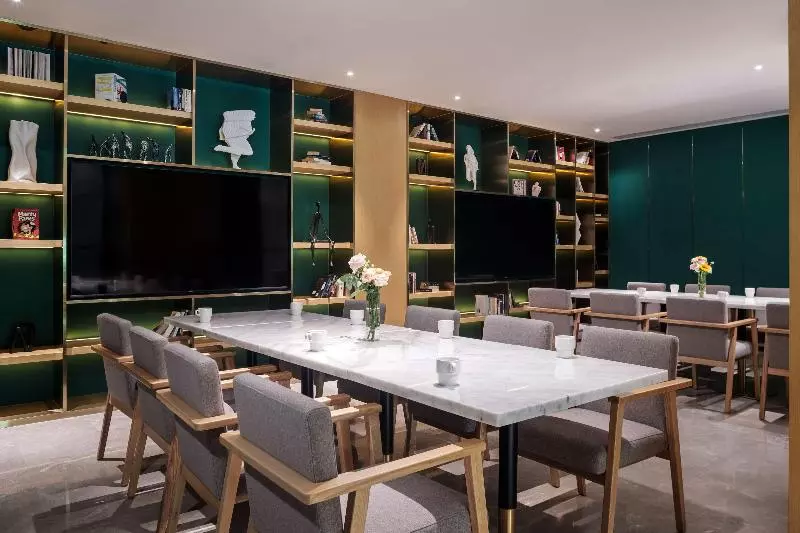 Hotelli Hilton Garden Inn Chengdu Kuanzhai Alley