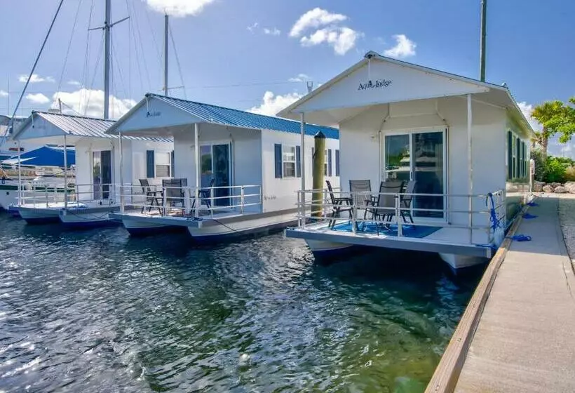 Hotelli Aqua Lodges At Coconut Cay Rv And Marina