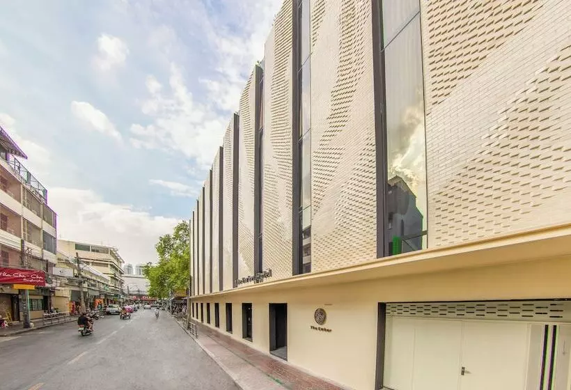 The Gravitique Hotel Khaosan