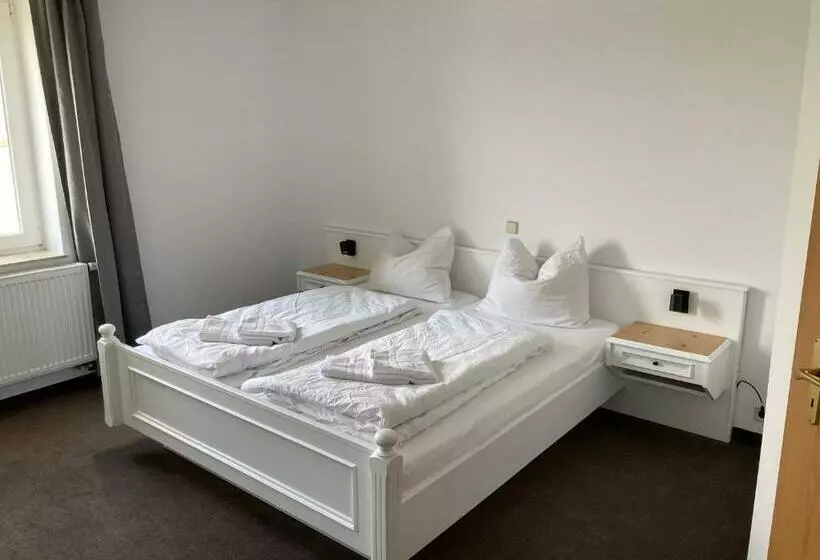 ホテル Room 24   Zellwald