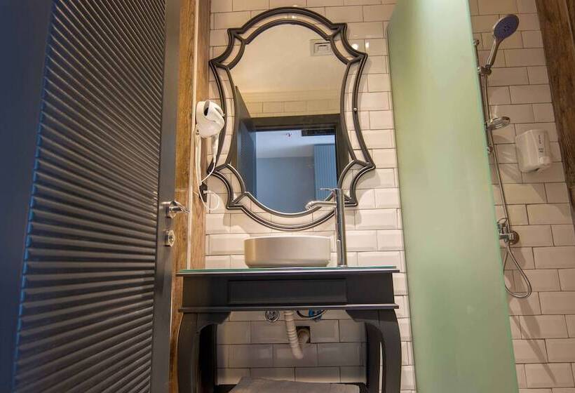 Sherlock Homes Hotels