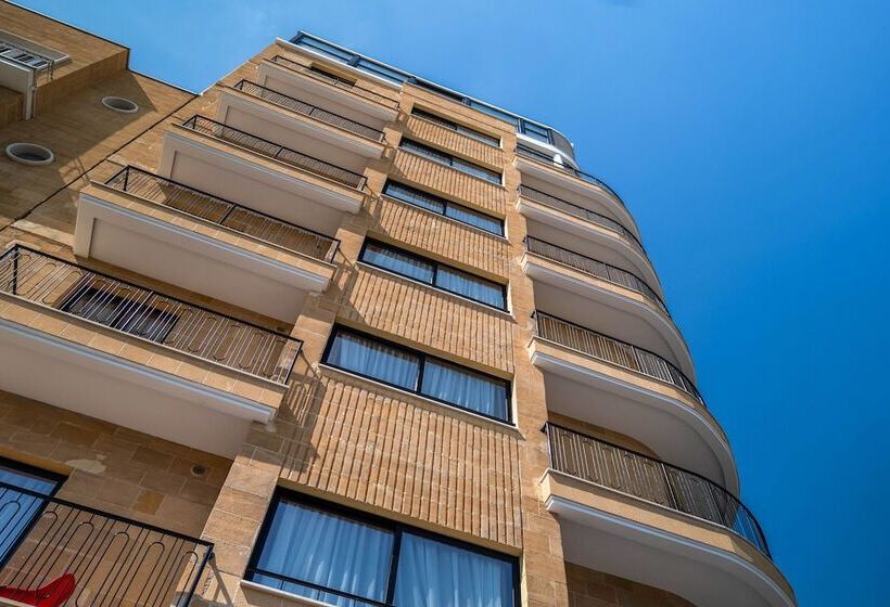 هتل Gate Twenty Two Boutique