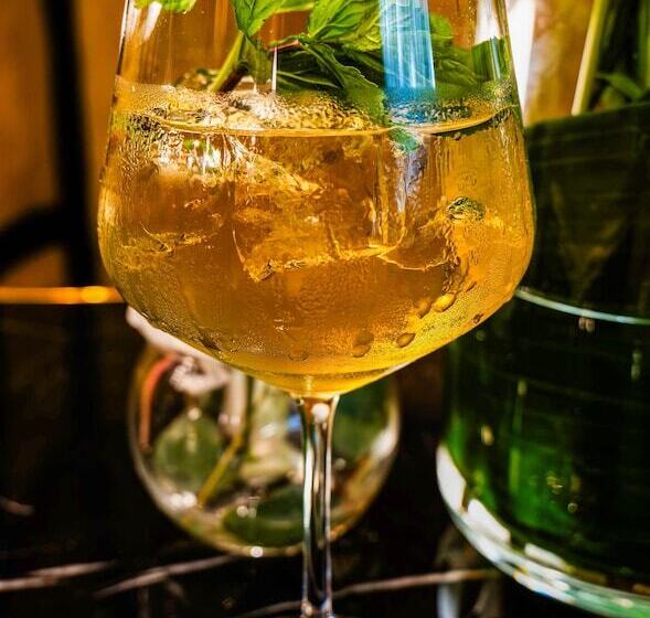 هتل Gate Twenty Two Boutique